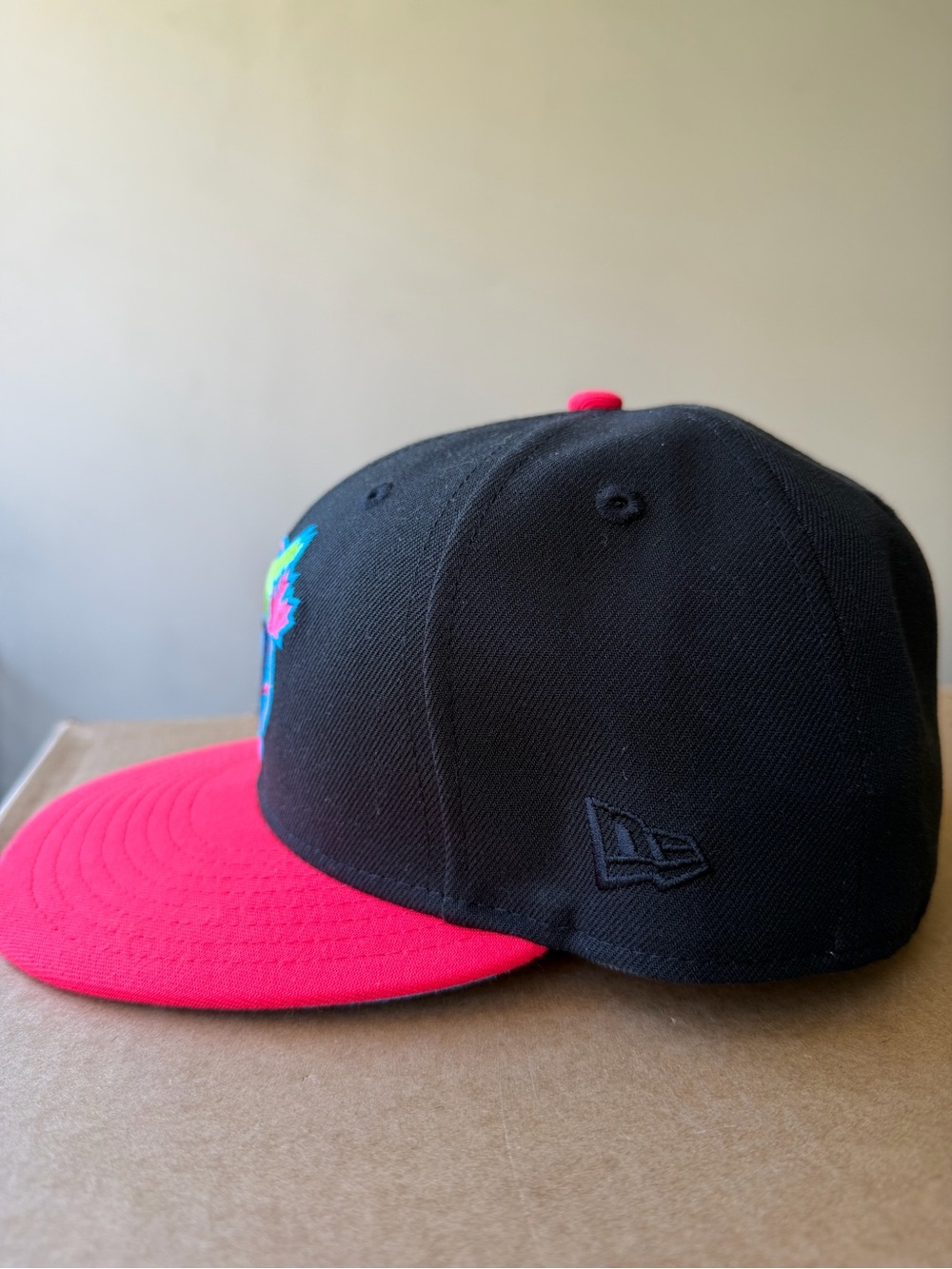 Limited edition Toronto blue jays fitted cap - Picture 3 of 6